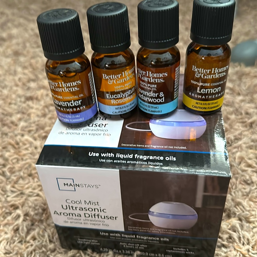 Essential oils & ultrasonic aroma diffuser
